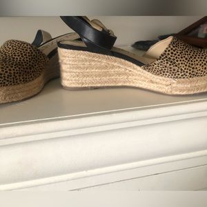 Ladies leopard wedge w/ankle strap. Never worn